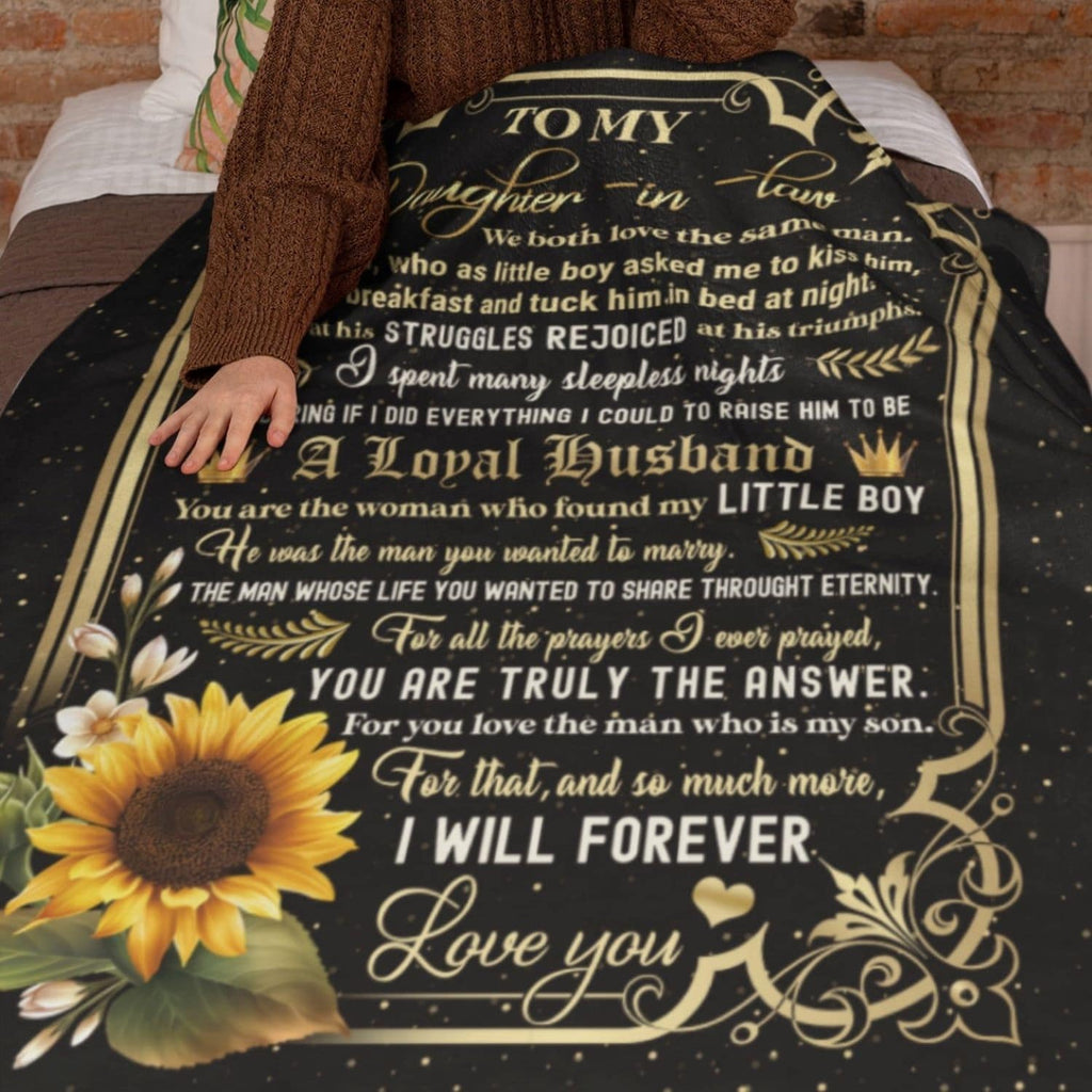 To My Daughter-In-Law We Both Love The Same Man Blanket Gift From Mom – Birthday Throw Blanket To Daughter