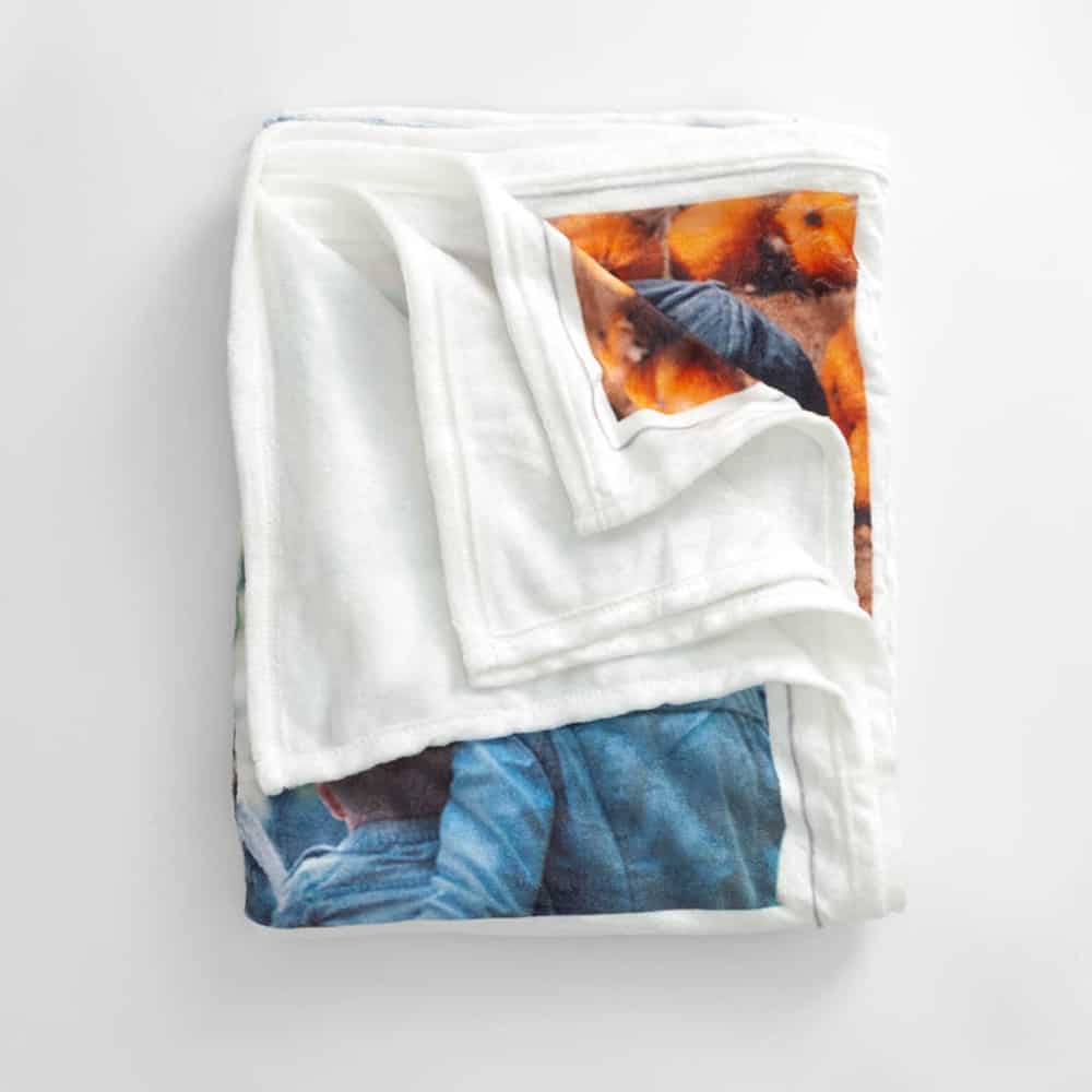 Vegeta Fleece Throw Blanket