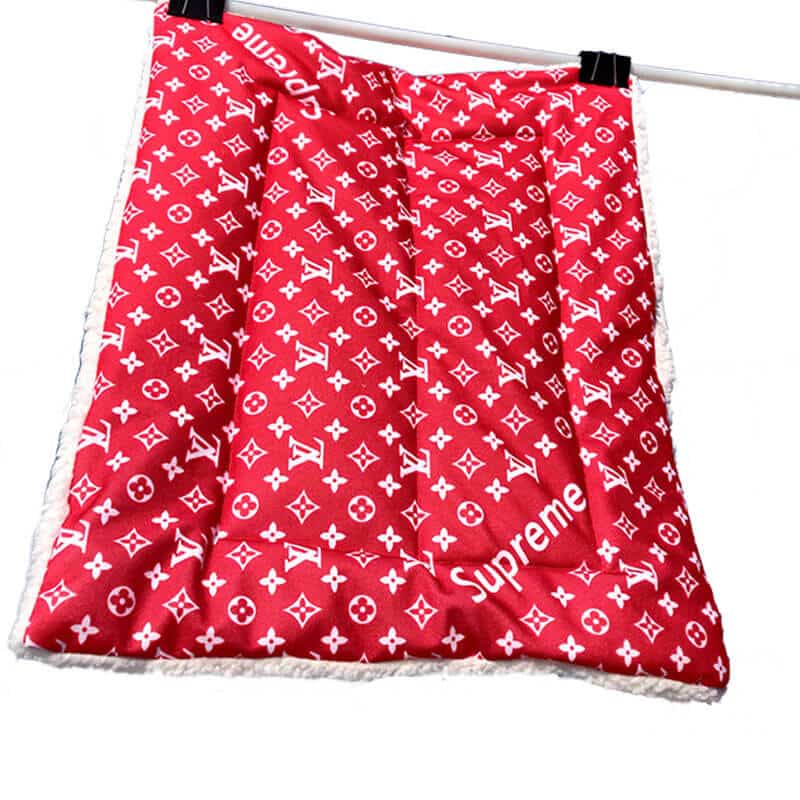 Luxury red blanket for puppies 416#