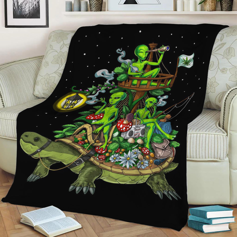 Psychedelic Aliens Stoners Fleece Throw Blanket