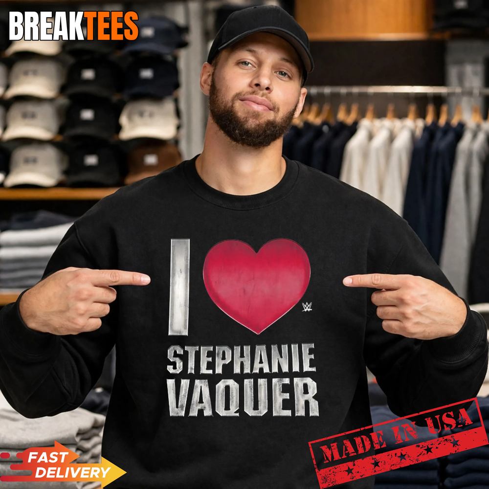 Stephanie Vaquer I love WWE heart t-shirt