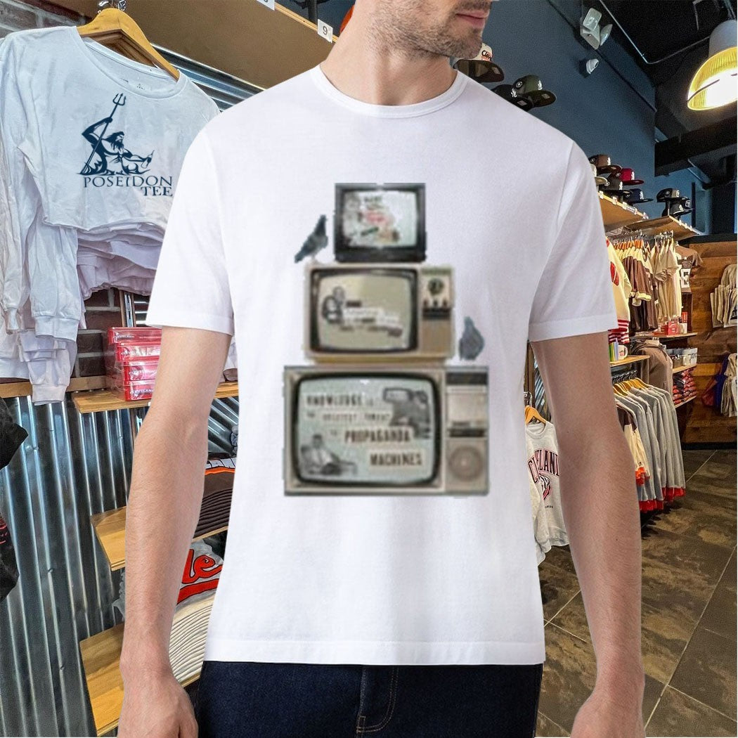 Earth To Eve Threat Level Pigeon T-shirt
