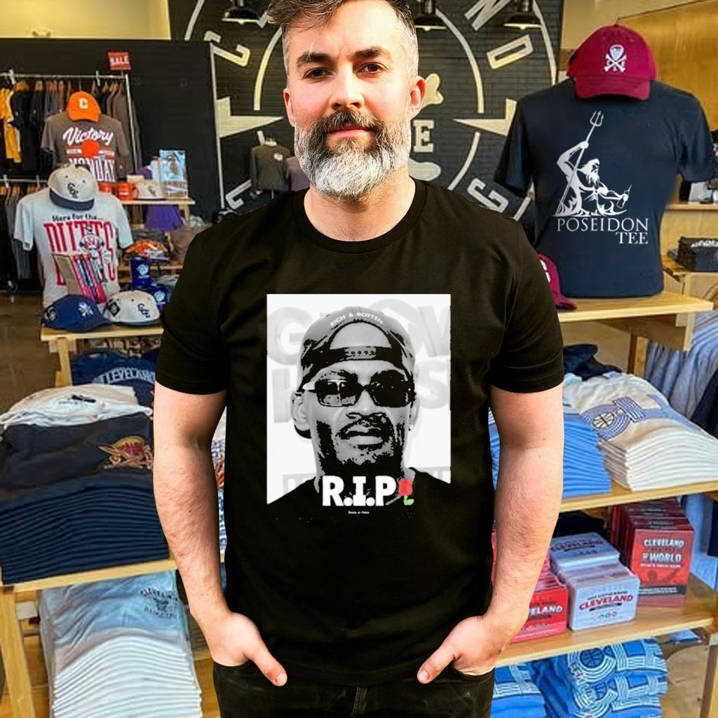 Gta 5 Franklin Shawn Fonteno Roses In Petal Flower T-shirt