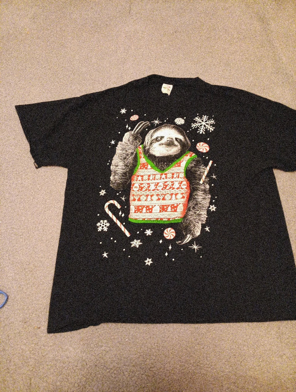 Men's Dec. 25th Sloth Wearing Ugly Christmas Sweater Graphic T-Shirt Size: 2XL