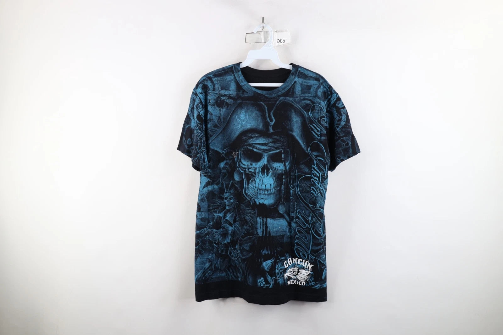 Vintage Y2K Streetwear Mens Size Medium Skeleton Pirate All Over Print T-Shirt