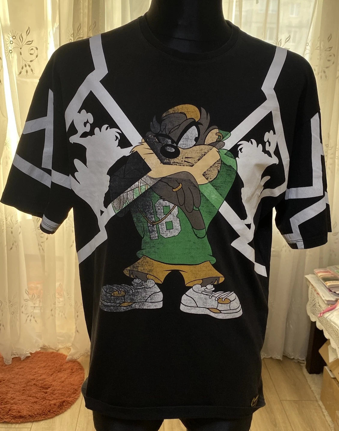 Vintage Eighteen Plus Street Style T-Shirt Black Graphic Cartoon Y2K Size L